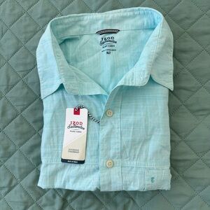 NWT Izod Men's Aqua Short Sleeve Button Down Shirt